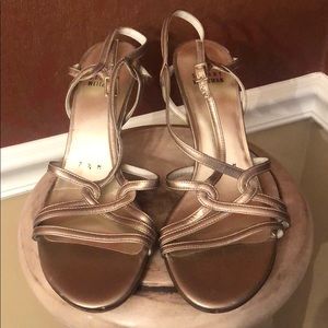 Stuart Weitzman Size 7.5 in bronze